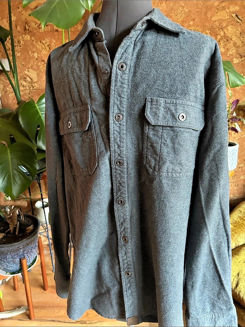 Dakota Grizzly Cozy Flannel Shirt Jacket w/ cool buttons ✨Men's Gray Size Large